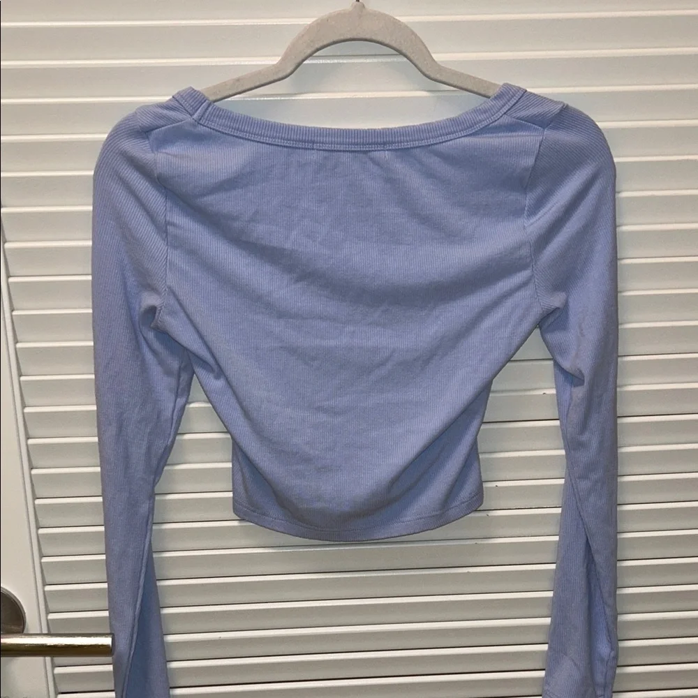 Middowery Light Blue Long Sleeve Crop Top - Picture 2 of 2